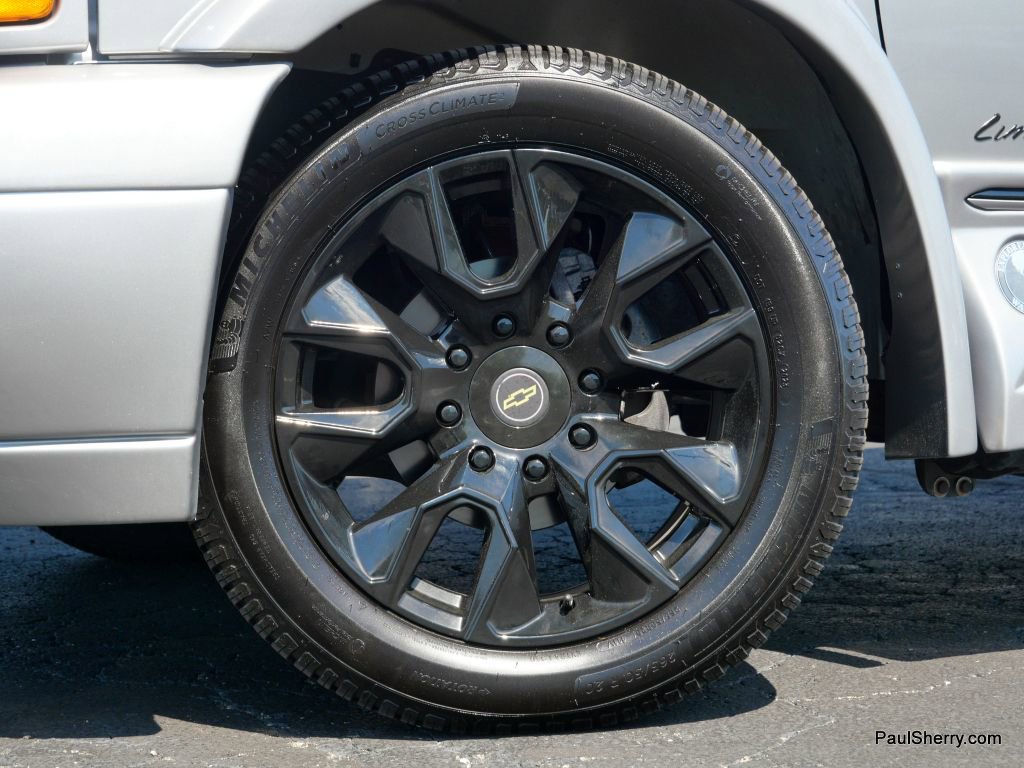 Used 2023 Chevrolet Express 2500 image 22