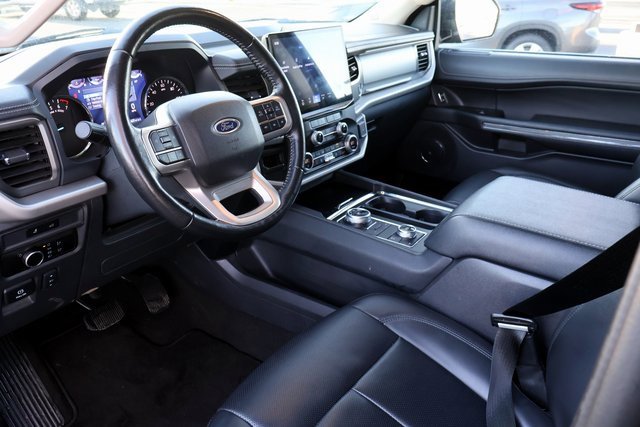 Certified 2024 Ford Expedition Max XLT image 3