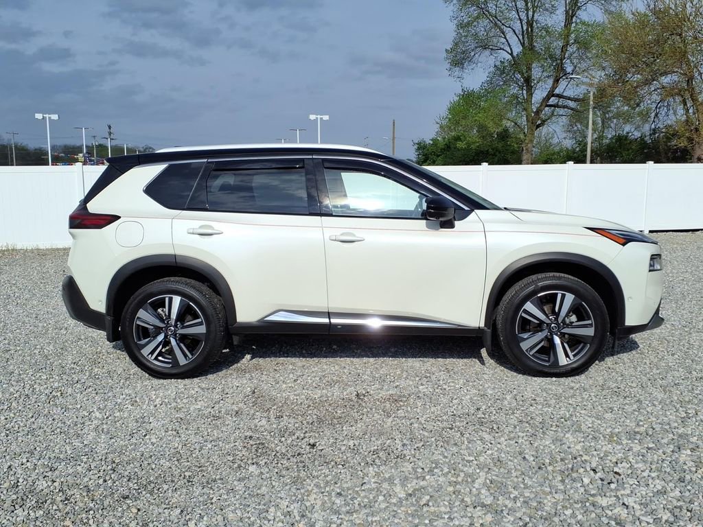 Used 2021 Nissan Rogue Platinum image 10