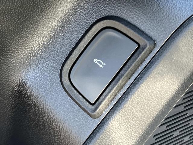 New 2026 GMC Terrain AT4 w/ Convenience Package III image 17