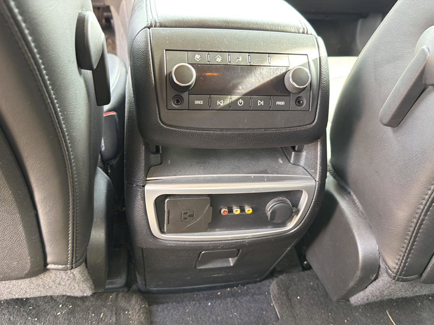 Used 2008 GMC Acadia SLT w/ Convenience Package image 27