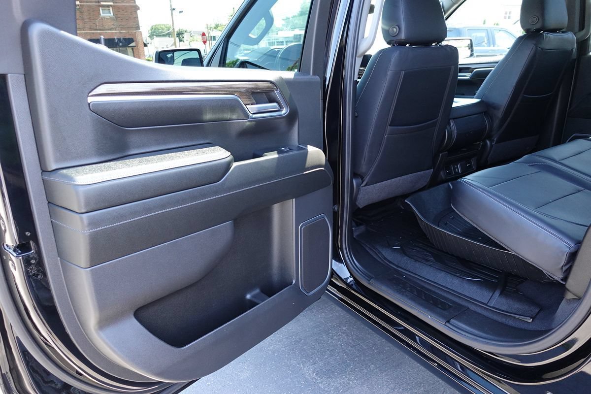 Used 2024 Chevrolet Silverado 1500 LT AWD/4WD image 20