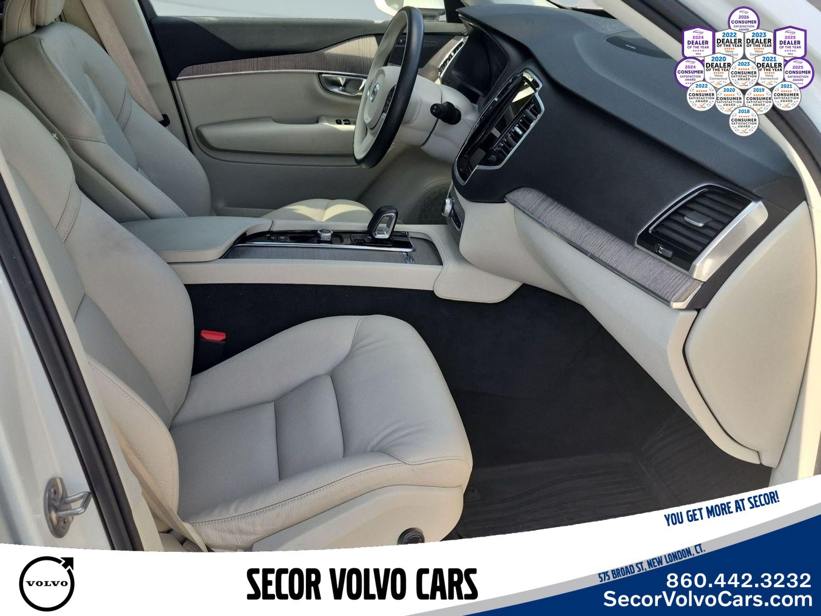 Used 2024 Volvo XC90 B6 Plus w/ Protection Package Premier AWD/4WD image 24
