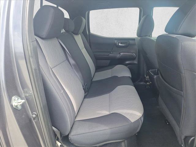 Used 2022 Toyota Tacoma TRD Off-Road image 18