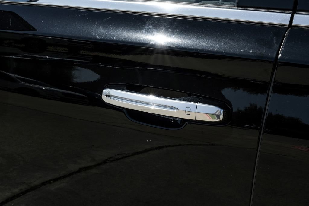 Used 2019 Cadillac Escalade ESV Platinum image 44