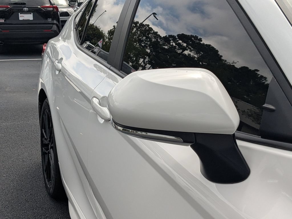 Certified 2025 Toyota Camry SE FWD image 13