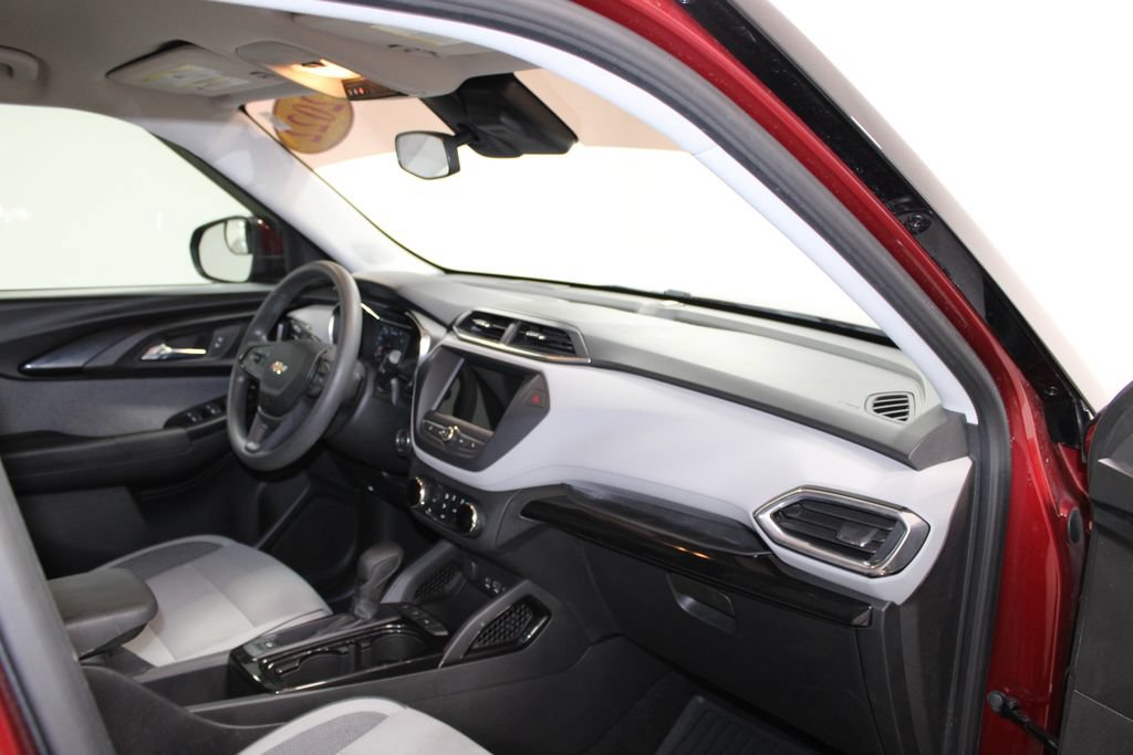 Used 2022 Chevrolet TrailBlazer LT FWD image 25