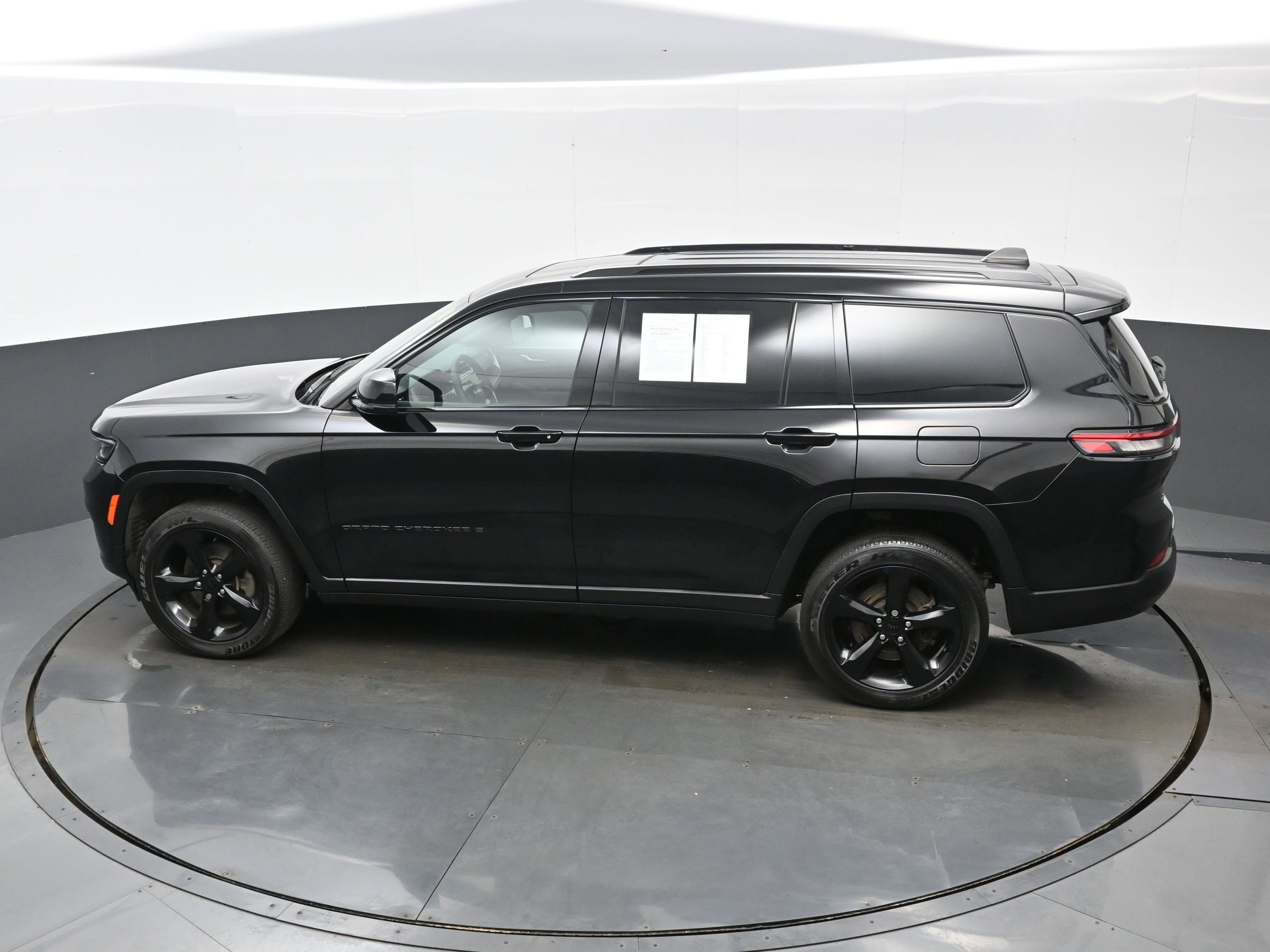 Used 2024 Jeep Grand Cherokee L Altitude image 35