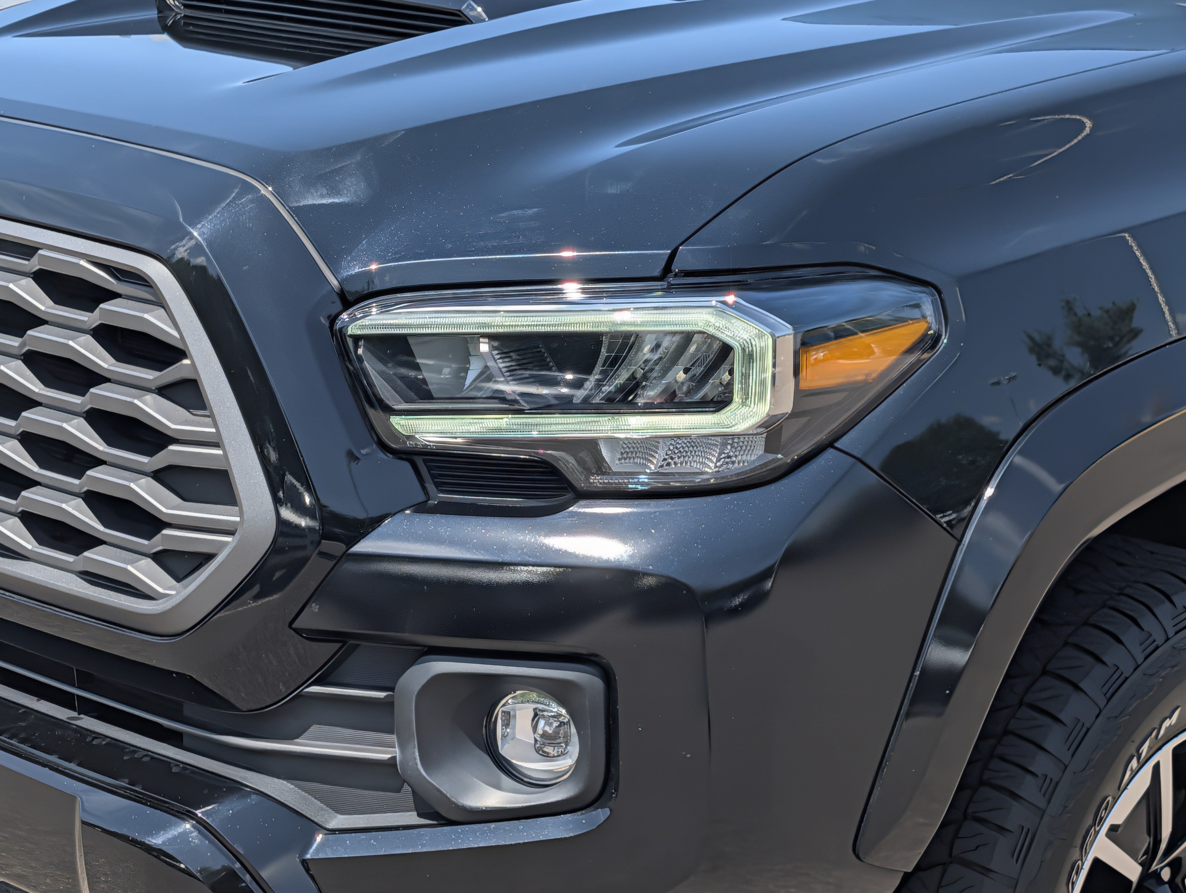 Used 2022 Toyota Tacoma TRD Sport w/ TRD Premium Sport Package AWD/4WD image 16