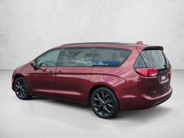 Used 2020 Chrysler Pacifica Touring-L FWD image 8