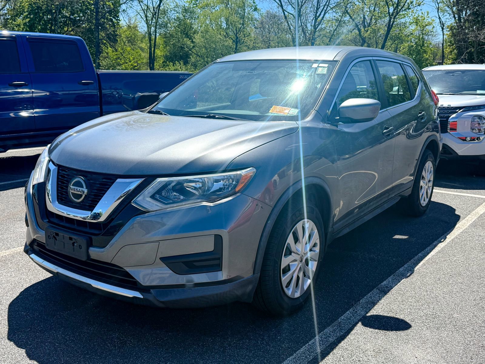 Used 2018 Nissan Rogue S AWD/4WD image 3