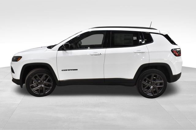 New 2026 Jeep Compass Latitude w/ Sun and Sound Group image 6