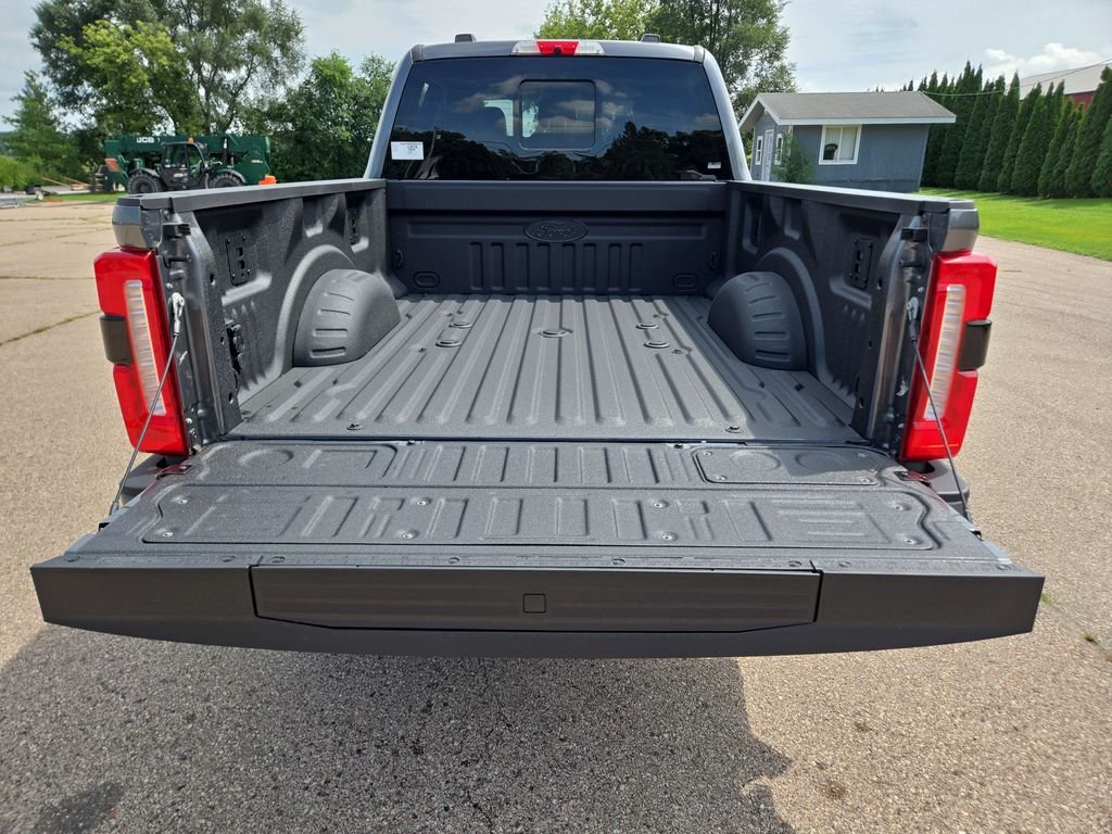 New 2026 Ford F250 Lariat w/ Black Appearance Package AWD/4WD image 17