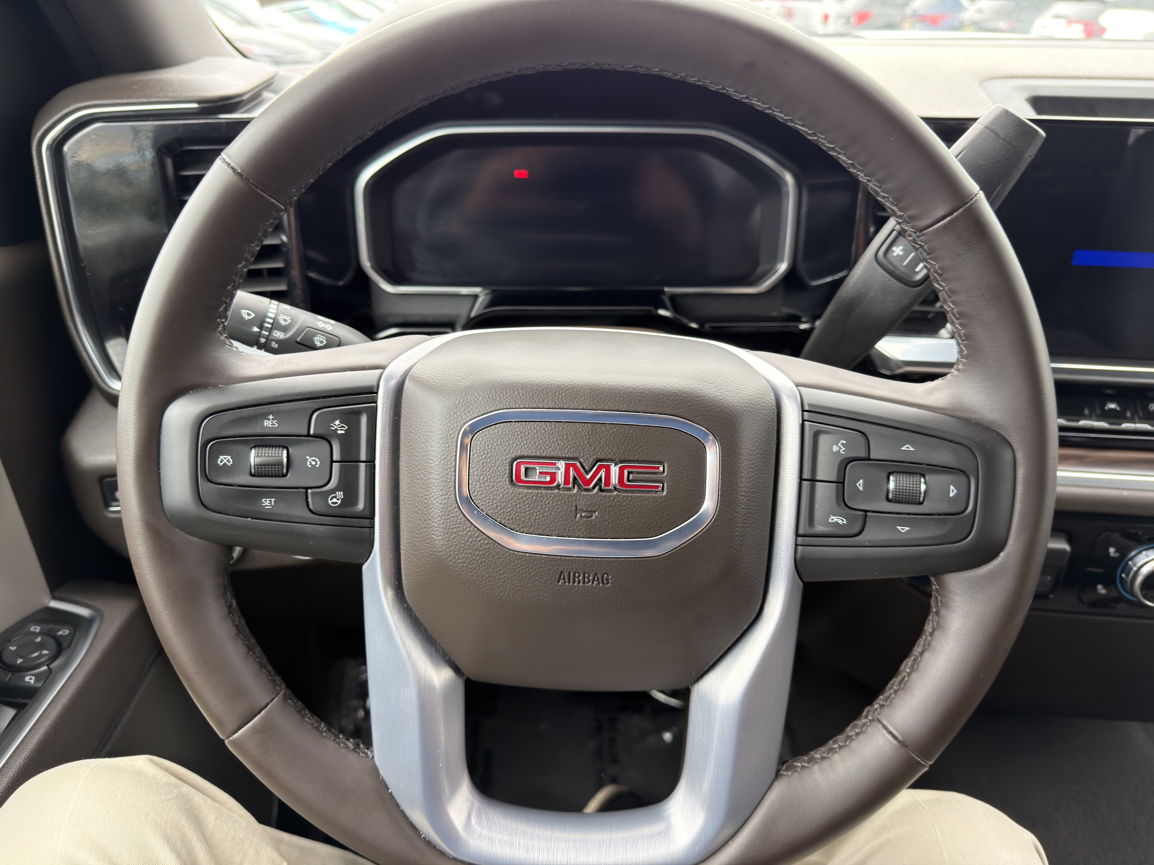 Used 2026 GMC Sierra 1500 SLT RWD image 34