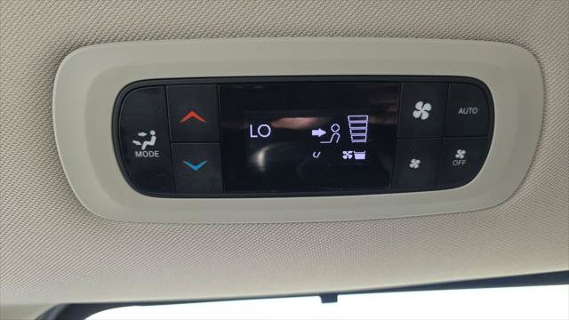 Certified 2024 Chrysler Pacifica Touring-L FWD image 28