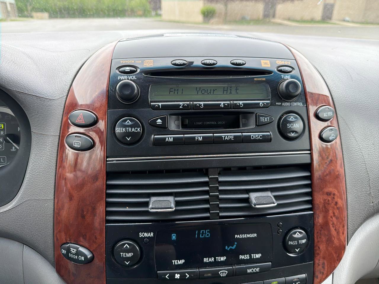 Used 2004 Toyota Sienna FWD image 18