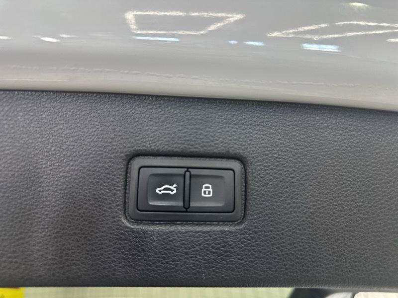 Used 2021 Audi Q7 3.0T Premium Plus w/ Premium Plus Package AWD/4WD image 21