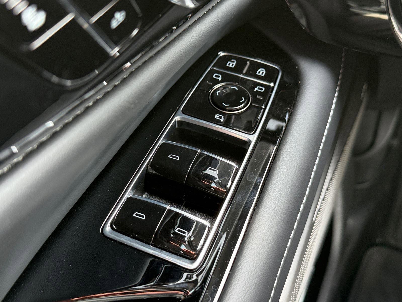 New 2026 Cadillac Optiq Luxury 1 image 18