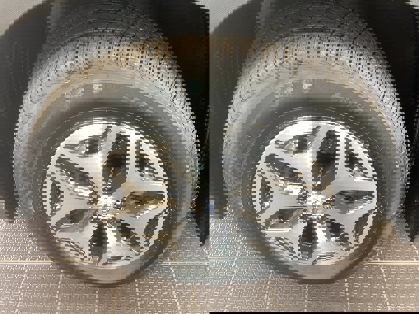 Used 2023 Subaru Forester Premium image 5