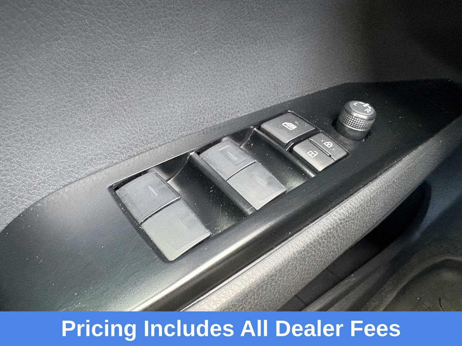 Used 2025 Toyota Camry SE FWD image 20