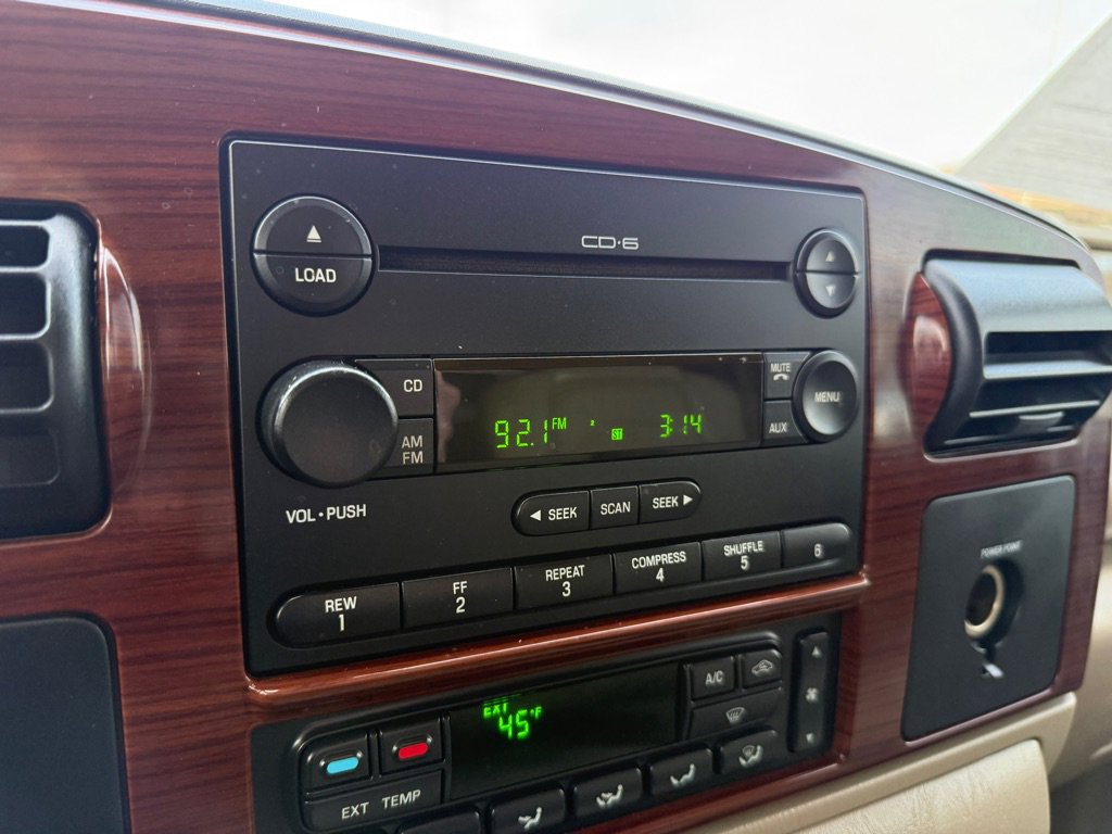 Used 2005 Ford F250 2WD Crew Cab Super Duty image 31