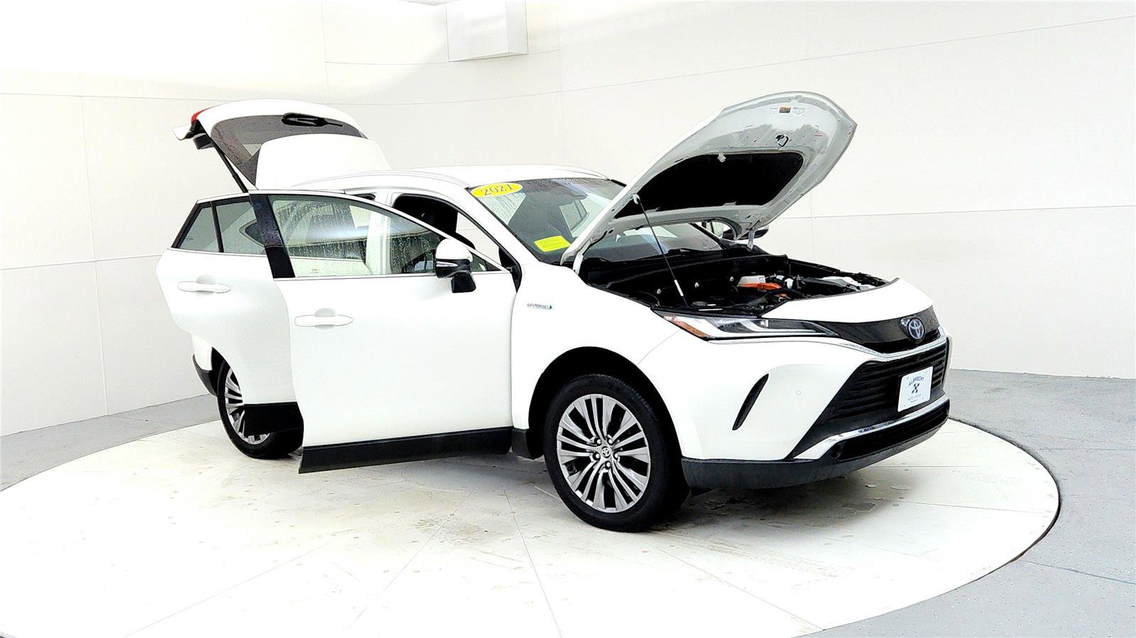 Used 2021 Toyota Venza Limited image 12