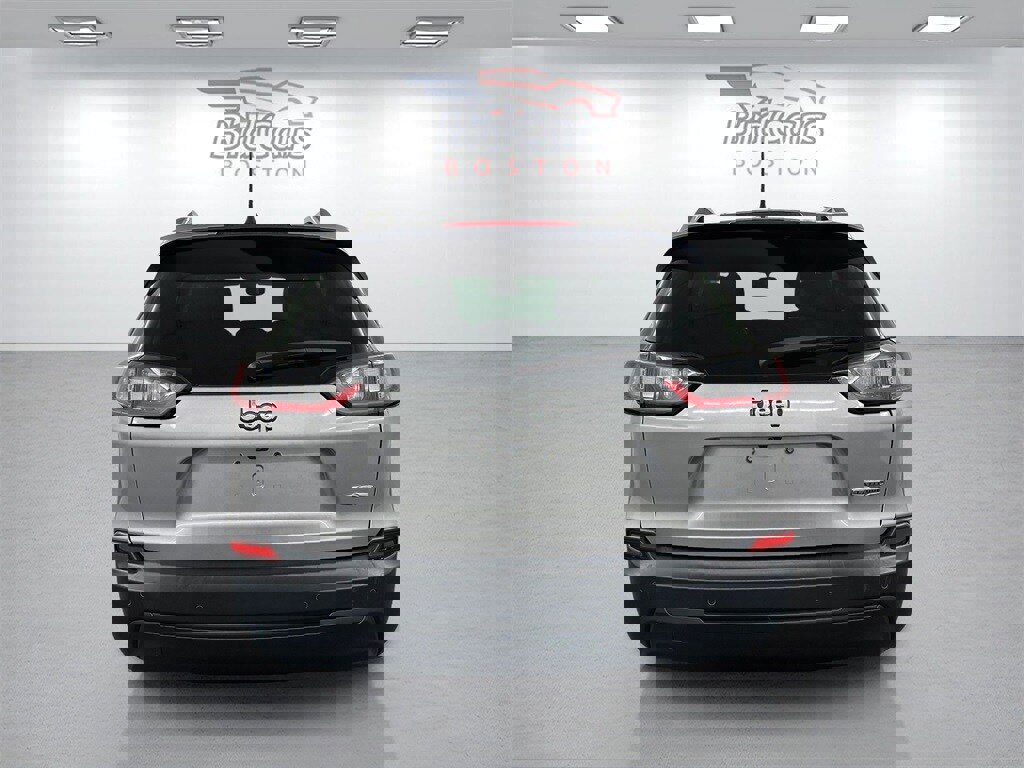 Used 2019 Jeep Cherokee Latitude Plus w/ Comfort/Convenience Group image 5