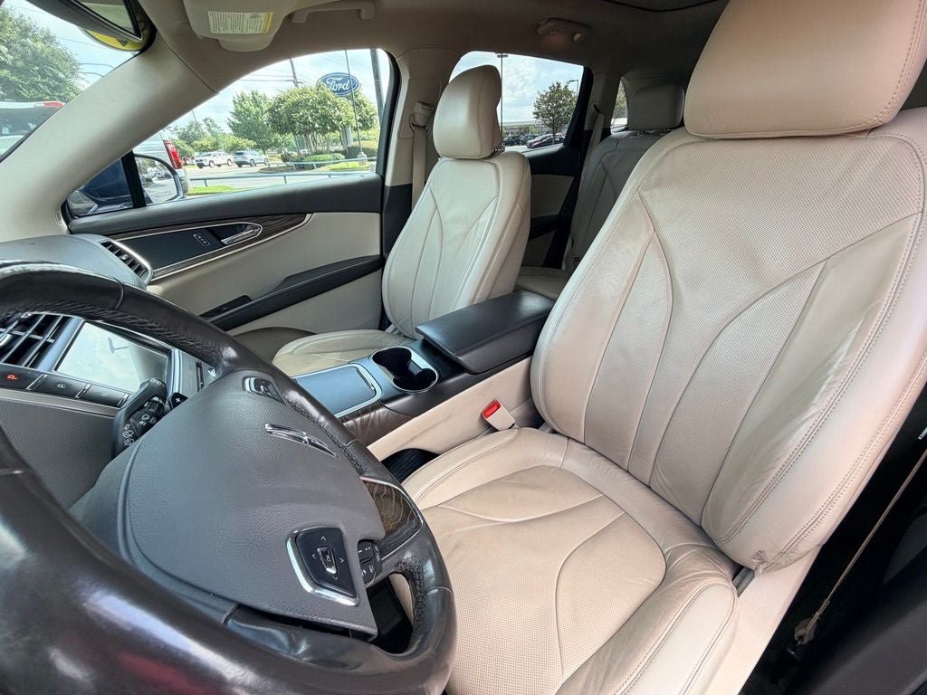 Used 2018 Lincoln MKX Reserve w/ Driver Assistance Package FWD image 25