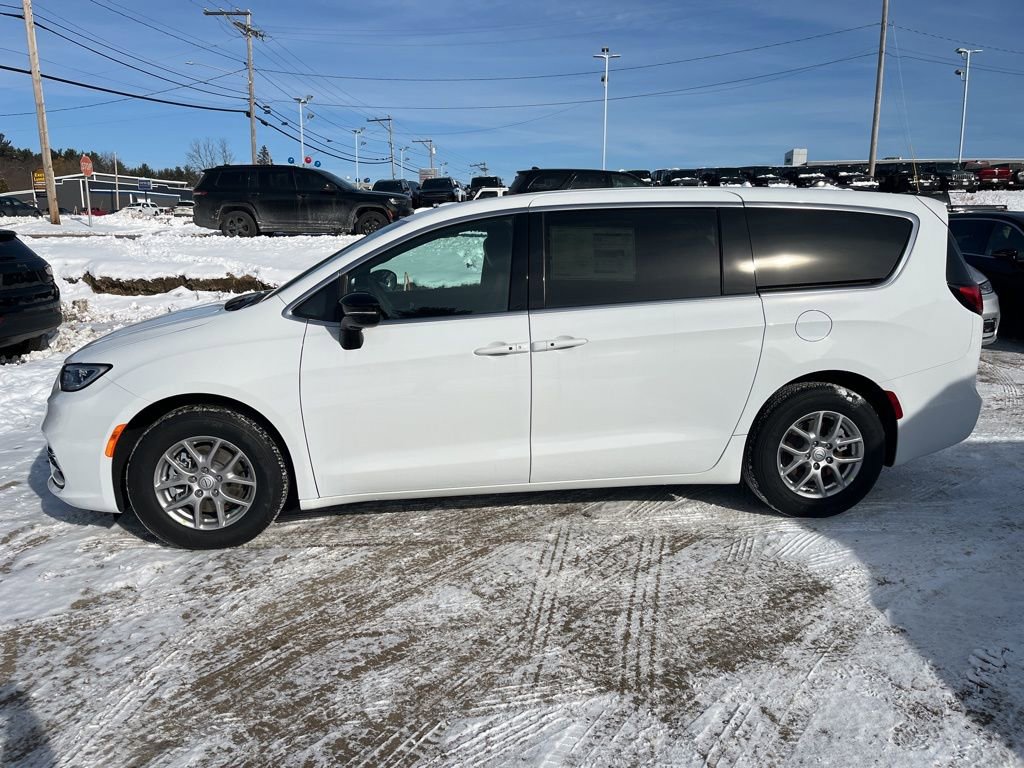 New 2026 Chrysler Pacifica Select FWD image 4