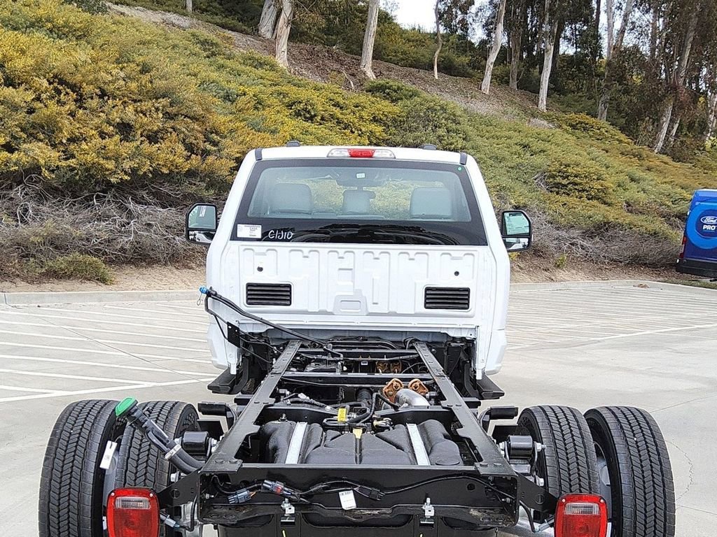 New 2025 Ford F550 2WD Regular Cab Super Duty image 17