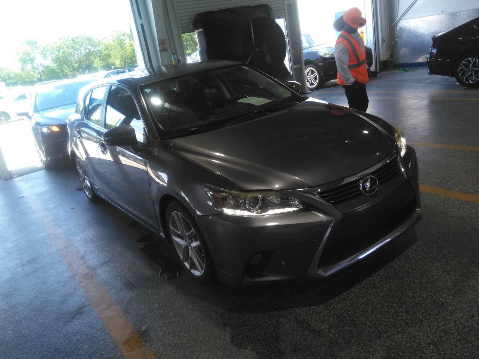 Used 2016 Lexus CT 200h w/ Navigation Package FWD image 5