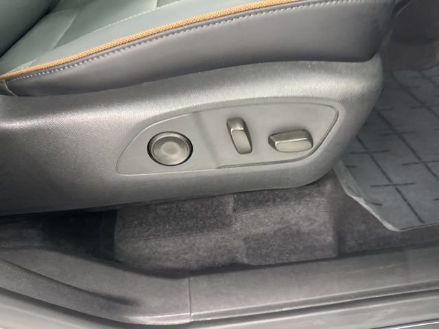 Used 2025 GMC Acadia AT4 image 30