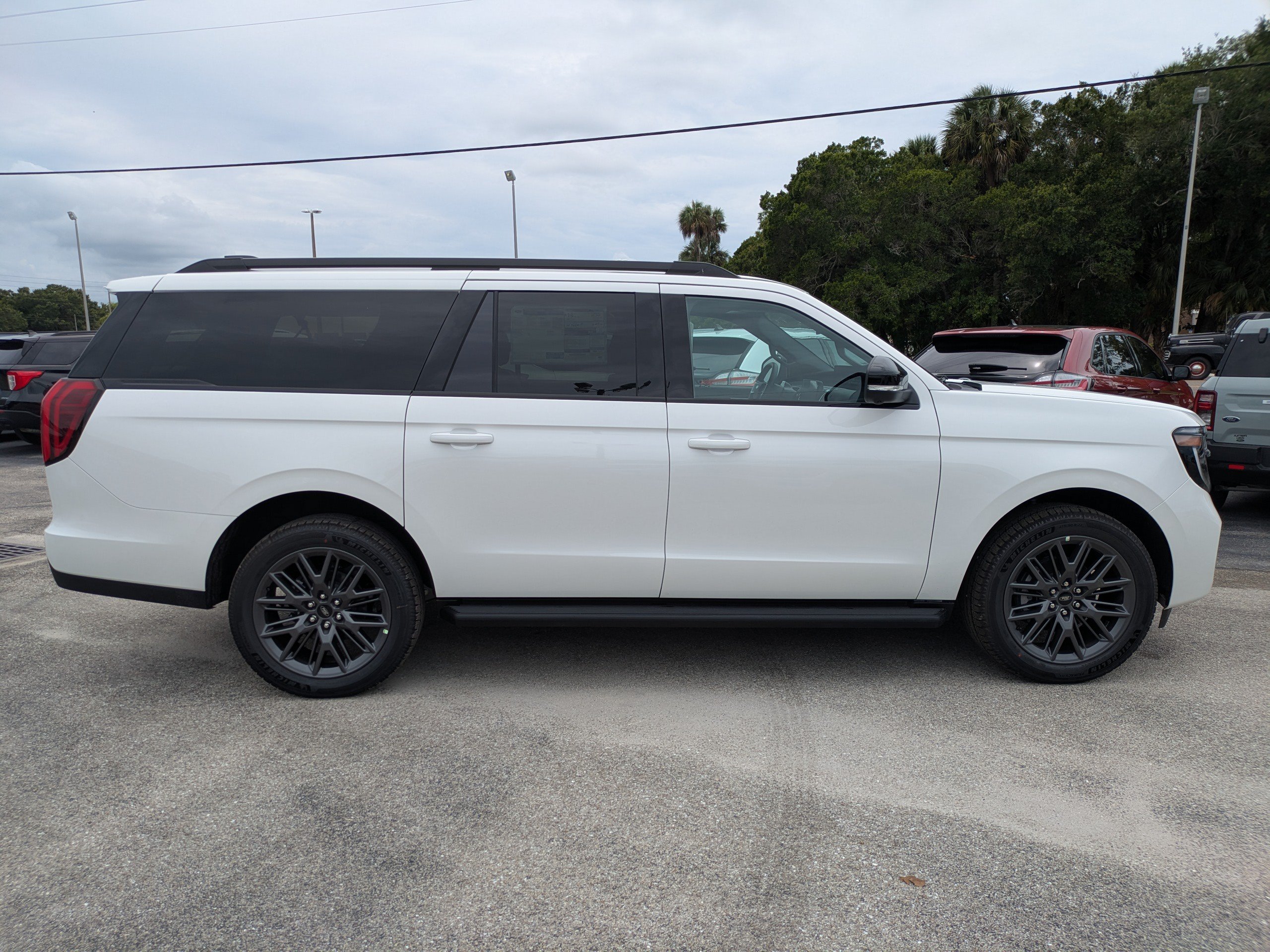 New 2026 Ford Expedition Max Platinum w/ Stealth Appearance Package AWD/4WD image 3