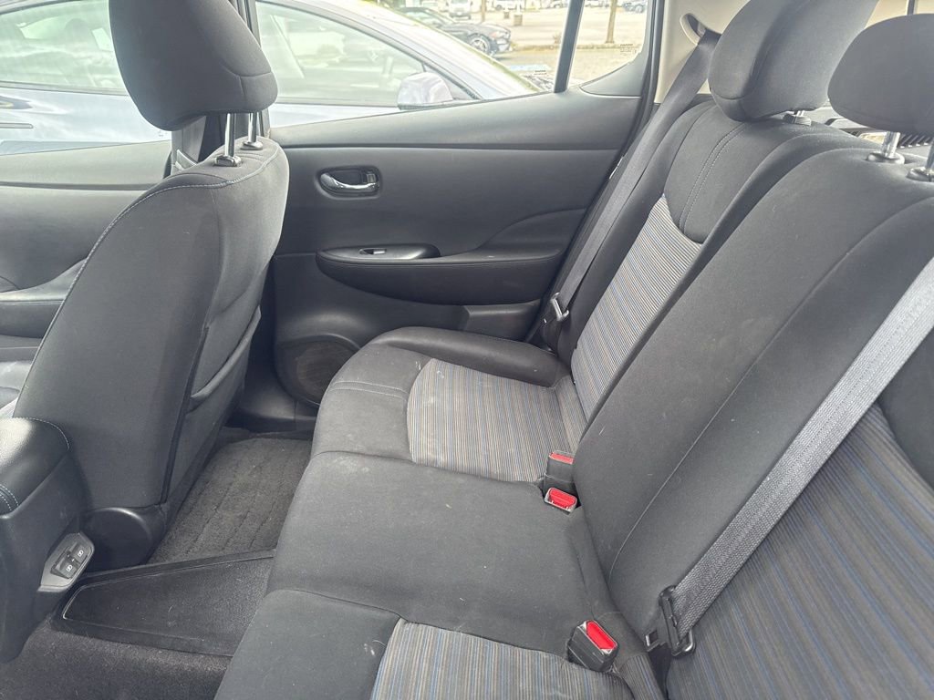 Used 2022 Nissan Leaf S image 11