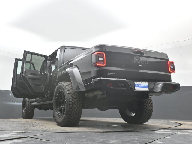 Used 2023 Jeep Gladiator Overland AWD/4WD image 55