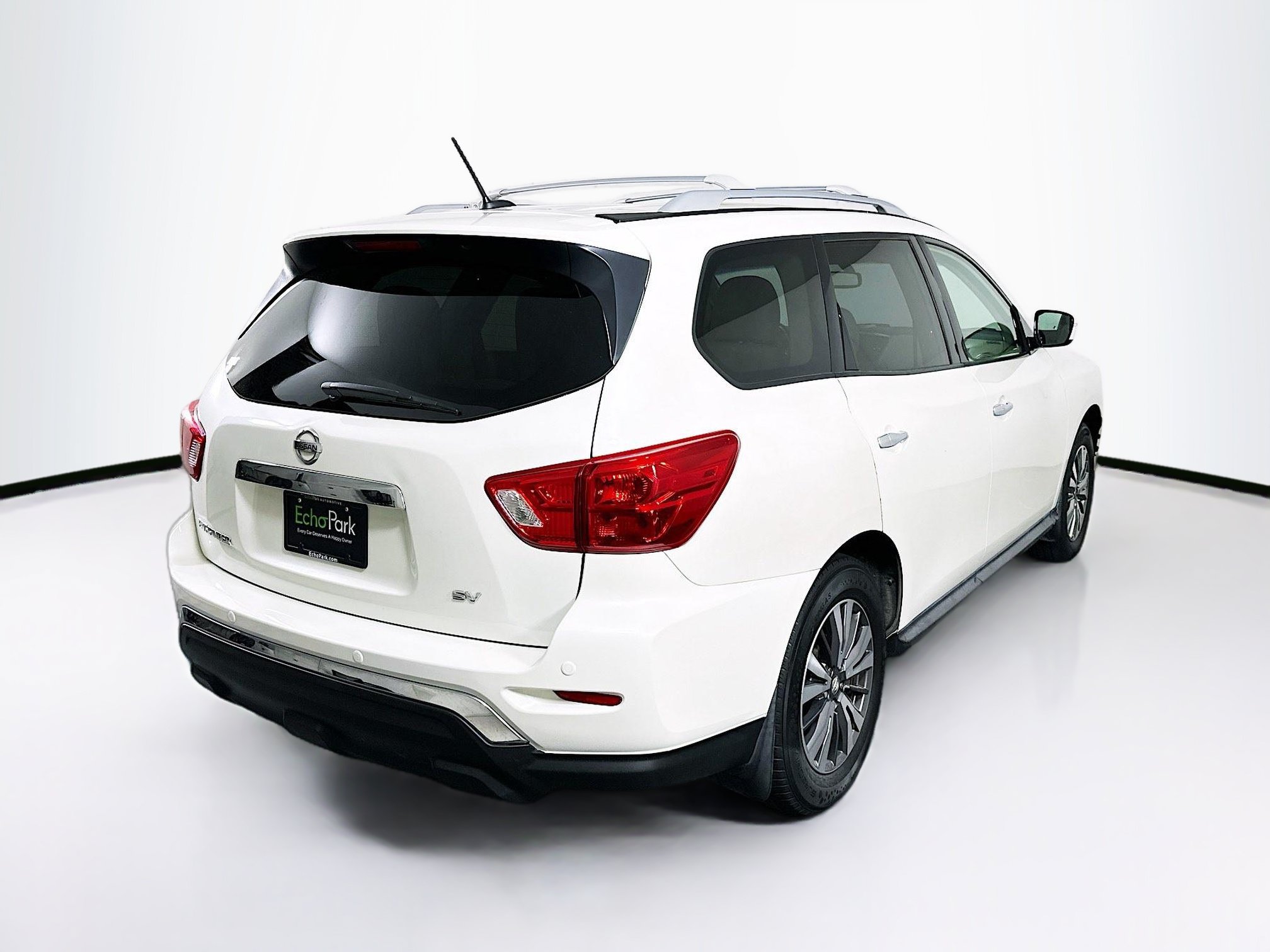 Used 2017 Nissan Pathfinder SV FWD image 9