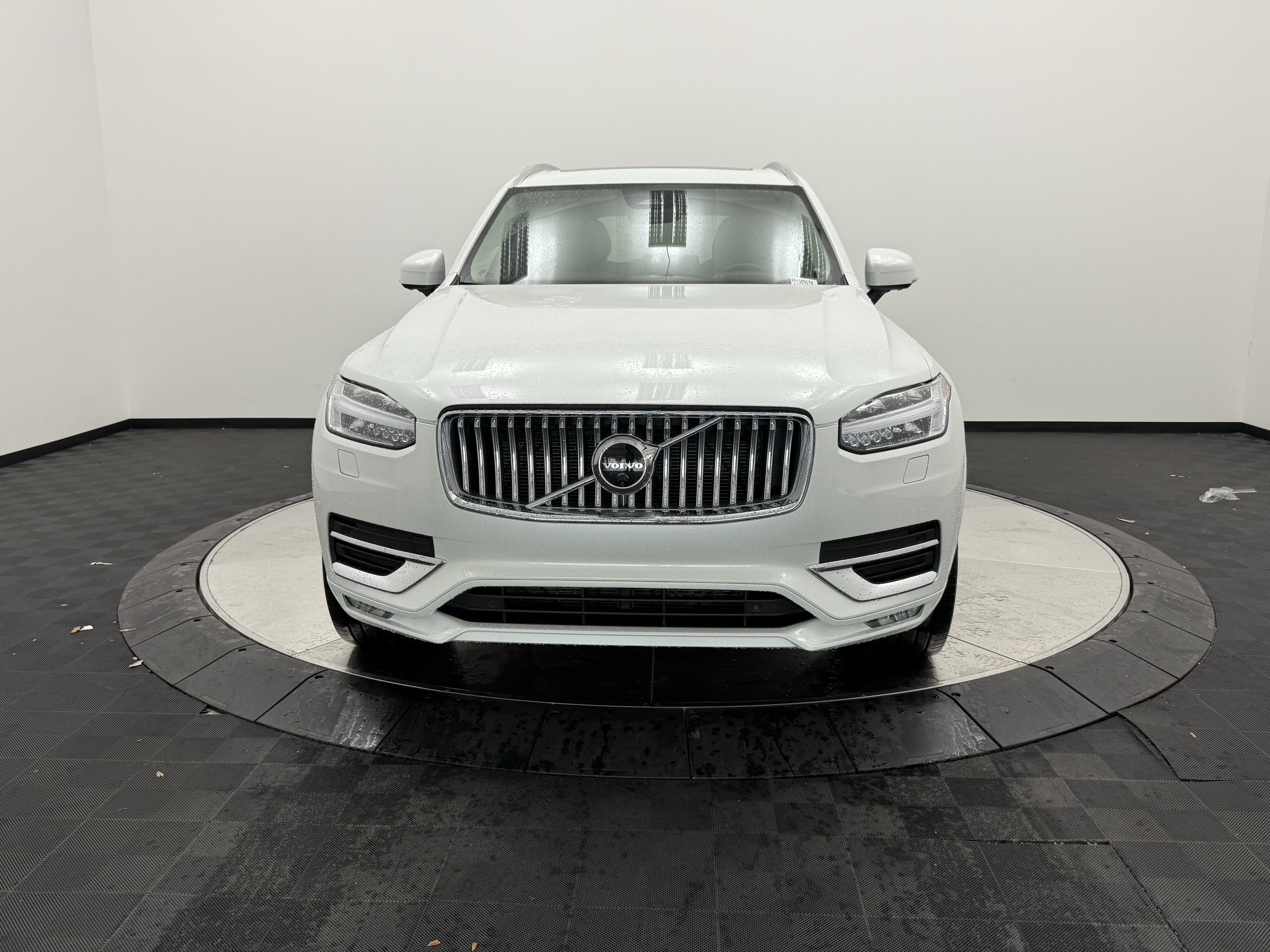 Used 2023 Volvo XC90 B5 Plus w/ Protection Package Premier AWD/4WD image 2