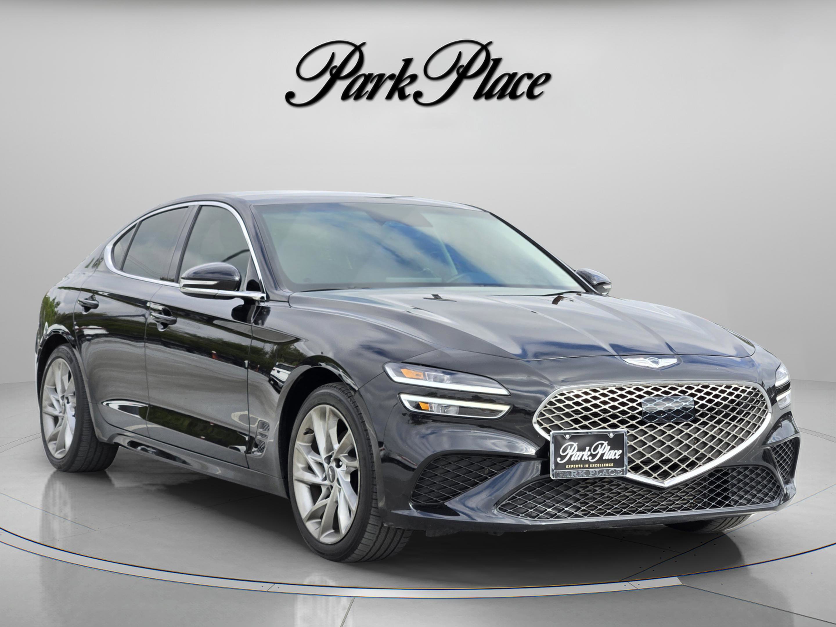 Used 2022 Genesis G70 2.0T image 8