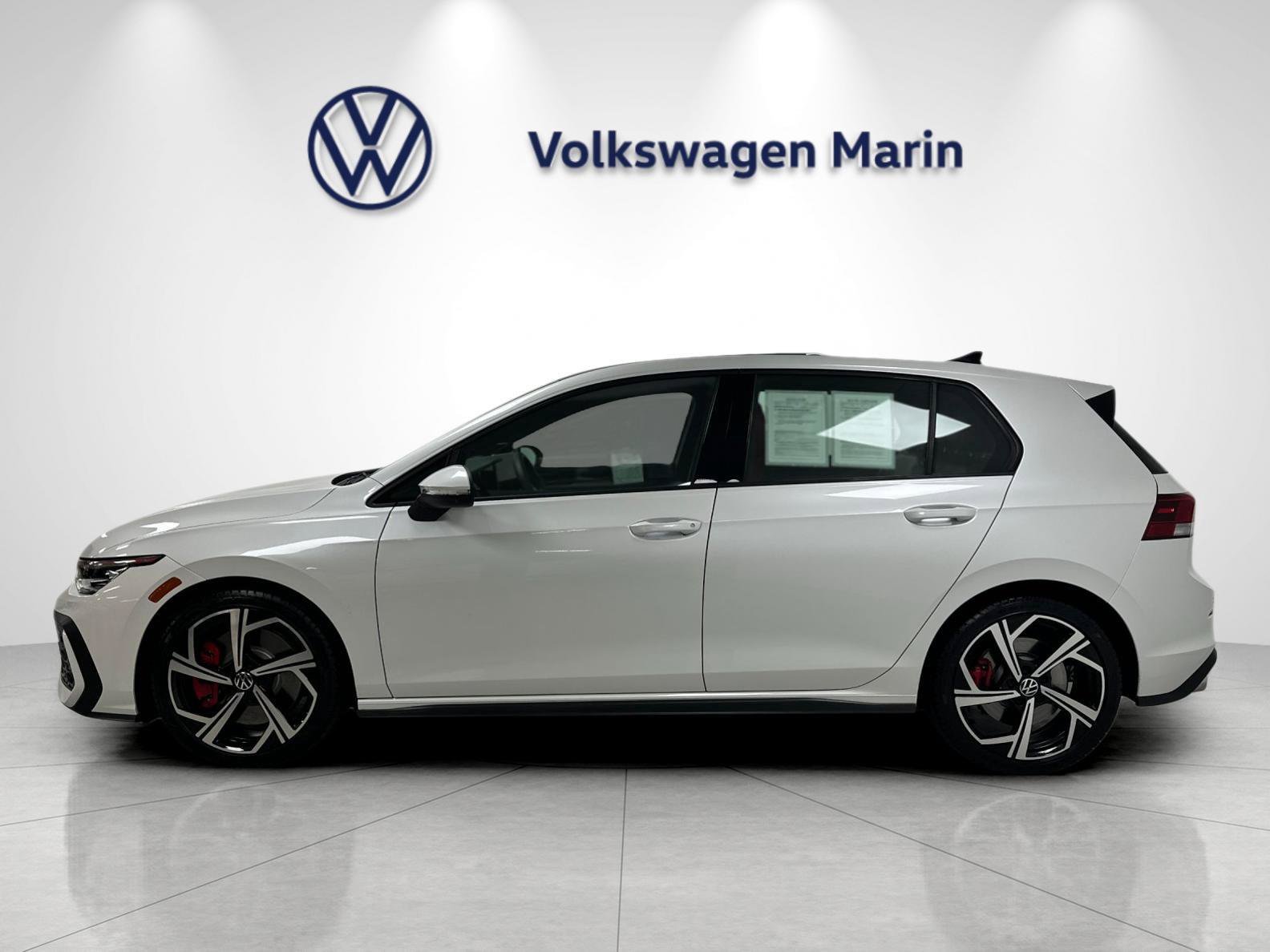Used 2025 Volkswagen GTI SE FWD image 2