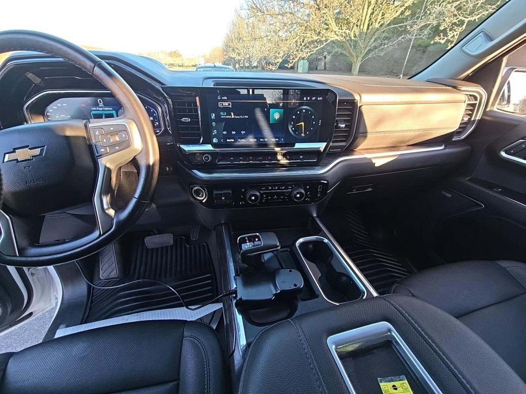 Used 2022 Chevrolet Silverado 1500 LTZ w/ LTZ Premium Package image 3