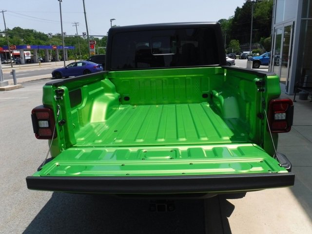 New 2025 Jeep Gladiator Willys image 13