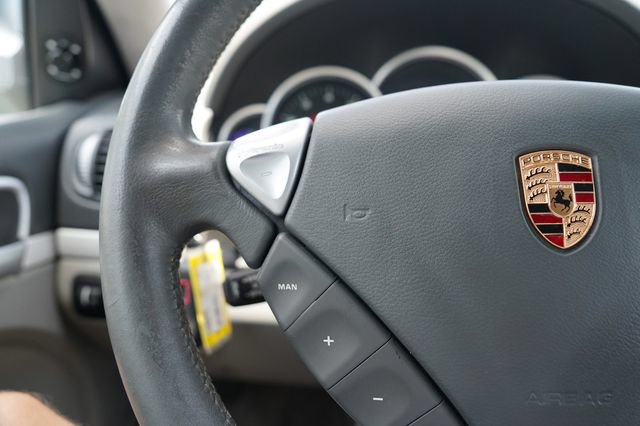 Used 2005 Porsche Cayenne Turbo AWD/4WD image 28
