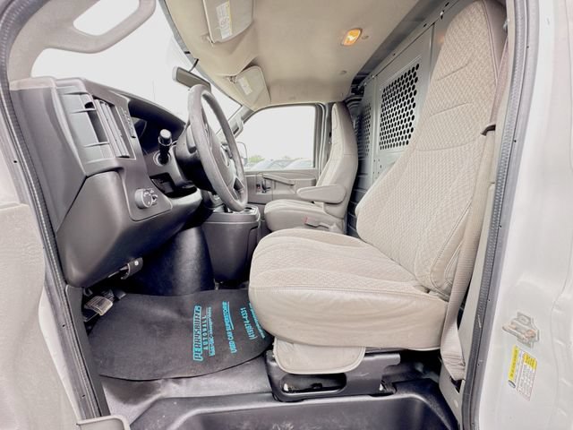 Used 2016 Chevrolet Express 2500 RWD image 17