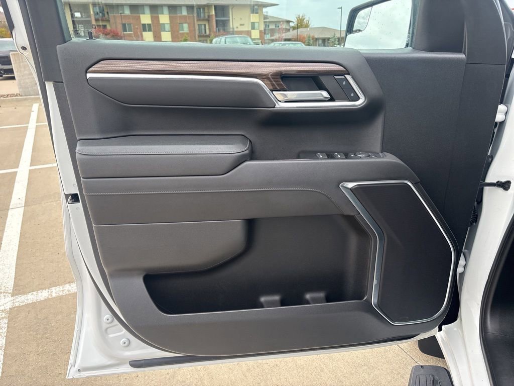 Used 2023 Chevrolet Silverado 1500 LT image 15