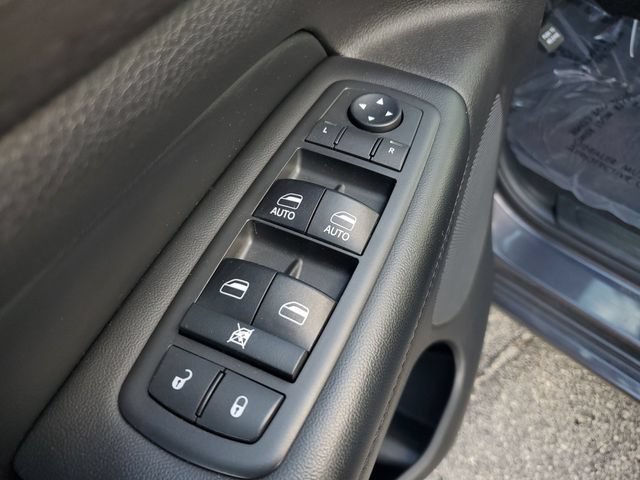Certified 2018 Jeep Grand Cherokee Altitude RWD image 23