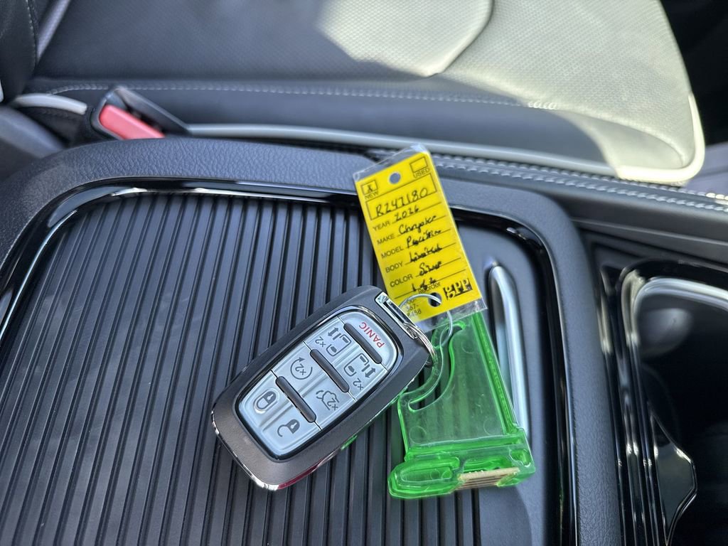 New 2026 Chrysler Pacifica Limited w/ Trailer Tow Group image 32