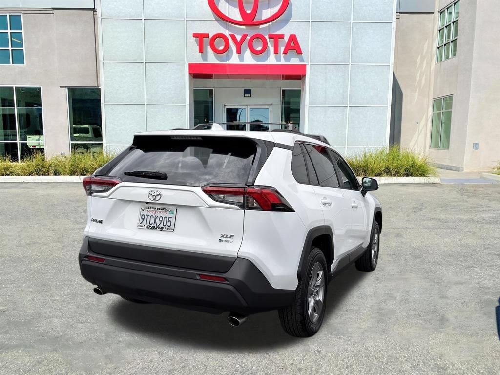 Used 2025 Toyota RAV4 XLE AWD/4WD image 7