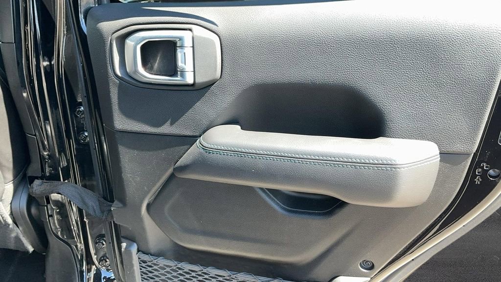 Used 2022 Jeep Wrangler Unlimited Rubicon 4xe w/ Safety Group image 19