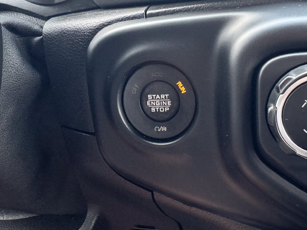 Used 2021 Jeep Wrangler Unlimited Sahara w/ Uconnect 4C Nav & Sound Group AWD/4WD image 30