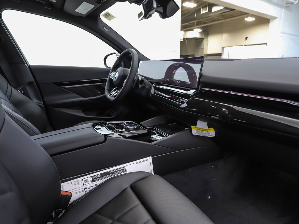 New 2026 BMW 530i xDrive w/ M Sport Package image 29